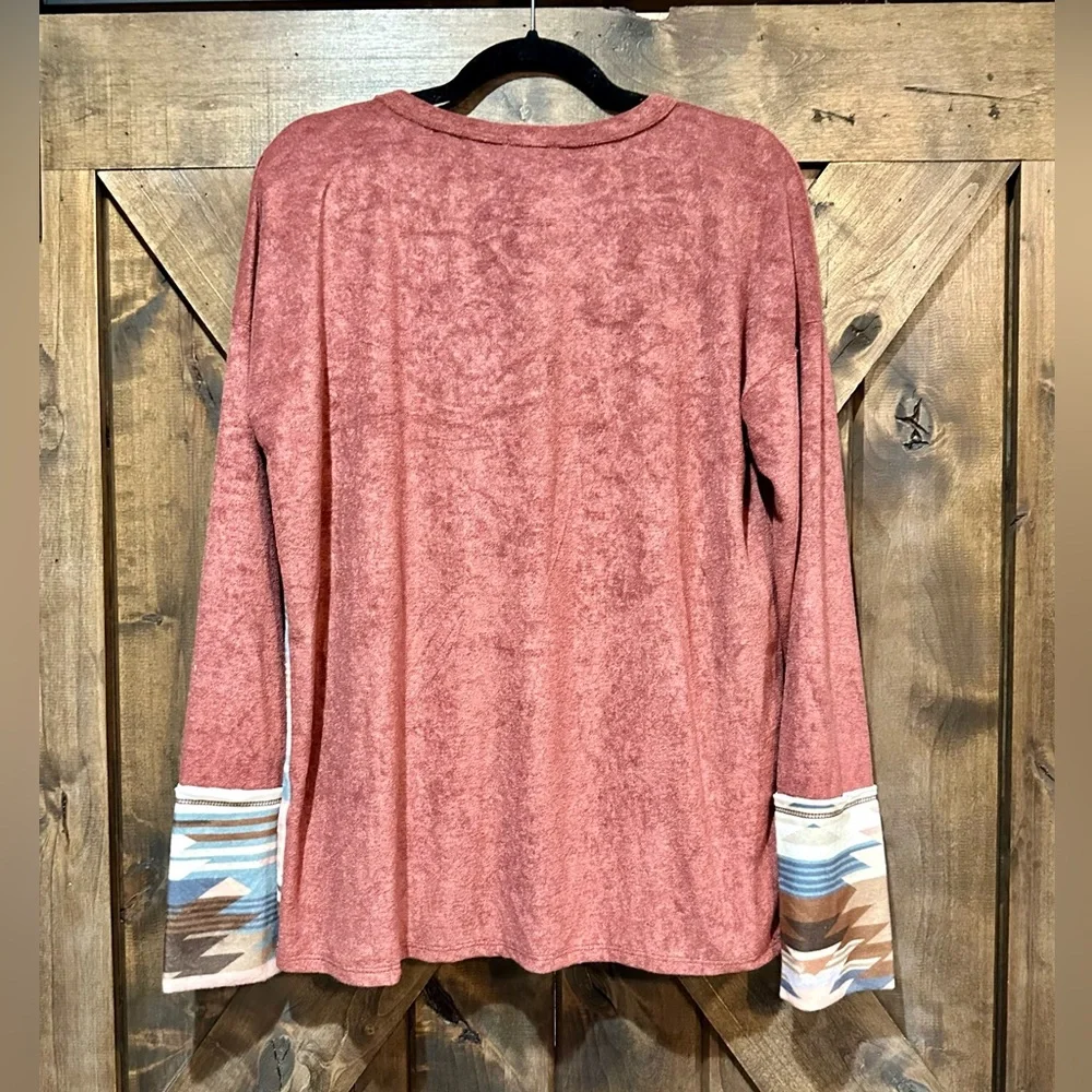 NWOT BiBi Long Sleeve Boho Aztec Thumb Hole Top Sz M - Picture 14 of 16